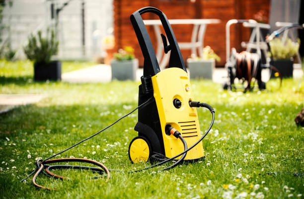 Best Animal Enclosure Cleaning  in Milton, FL